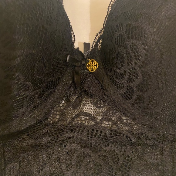 NWOT Daisy Fuentes black lace fitted 34C lace bralette - Picture 2 of 7